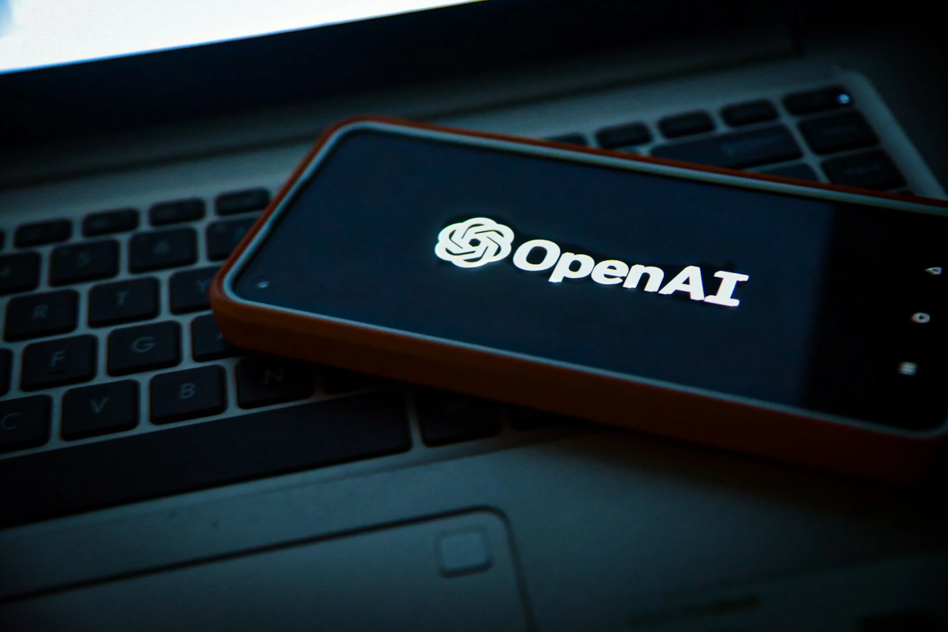 Orange Сотрудничает с OpenAI для Доступа к Предрелизным Моделям ИИ