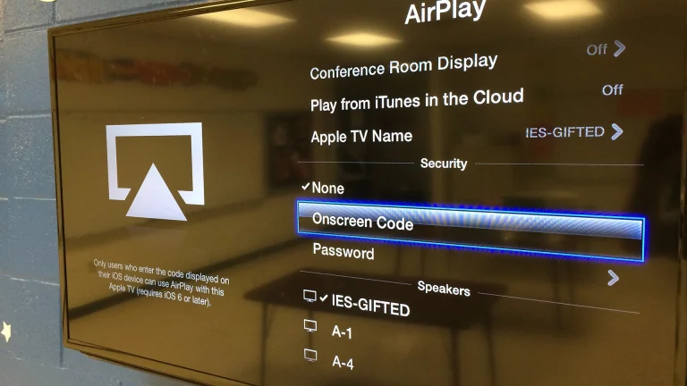 Ошибка AirPlay позволяет хакерам шпионить за вами через динамики, автомобили и Macs