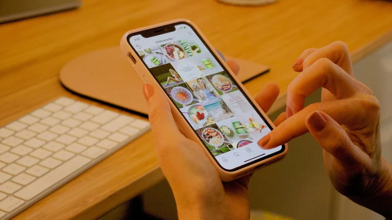Instagram тестирует проверку возраста с помощью AI для аккаунтов подростков Instagram тестирует проверку возраста с помощью AI для аккаунтов подростков