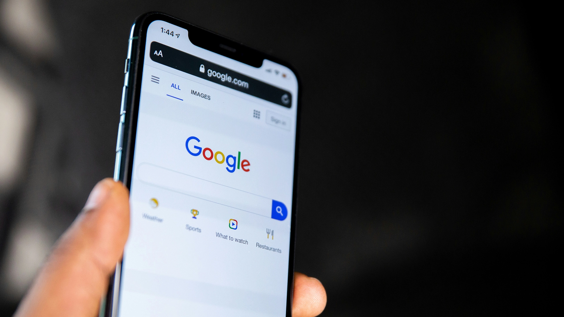 Новый режим AI от Google вызывает тревогу у издателей, столкнувшихся с резким снижением трафика
